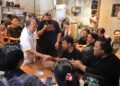 Hari Tumpek Krulut, Gubernur Bali Traktir Kopi untuk Masyarakat