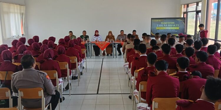 Kodim 0812/Lamongan Kawal Taruna Bhakti Akademi TNI di SRMA 25 Brondong