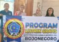 Momen HUT ke-81 RI, PJI Bojonegoro Nyalakan Listrik di Rumah Warga Tak Mampu