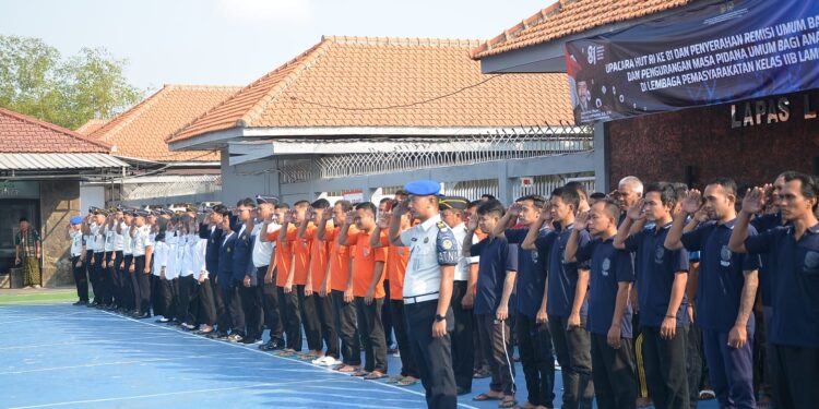 Upacara HUT RI ke-81, 419 Warga Binaan Lapas Lamongan Terima Remisi