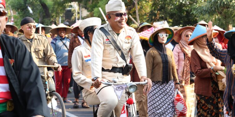 Kodim 0812 dan Forkopimda Lamongan Semarakkan Pawai Kemerdekaan