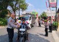 Semarak HUT ke-81 RI, Polres Lamongan Bagikan 2.000 Bendera