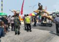 Sinergi TNI-Polri Amankan Pawai Karnaval HUT ke-81 RI di Desa Sungelebak