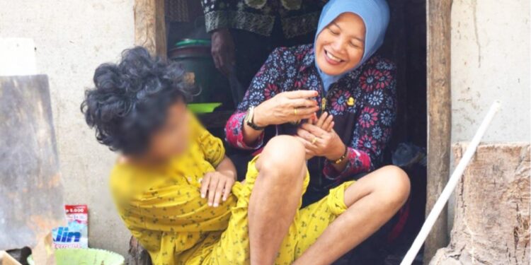 Wabup Nurul Sapa Warga Berstatus ODGJ, Beri Tali Asih dan Dukungan Moral