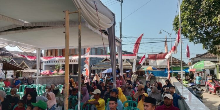 Sekitar 500 Warga Brengkok Bersatu, Deklarasi Kawal Dugaan Pungli Kades