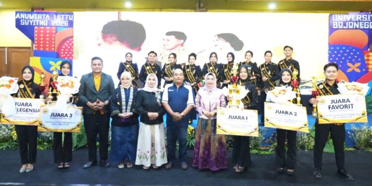 Momen Haru! Cantika Wahono Dapat Kejutan Ultah ke-53 di Grand Final Kampus Sigma Unigoro