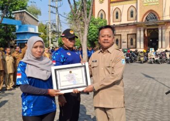 150 Guru Peserta Retreat Bela Negara Terima Sertifikat