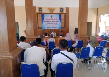 Konferensi Kades di Minohorejo, Camat Widang Pastikan P-APBD 2026 Fokus Infrastruktur Jalan