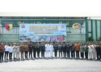 Bupati Wahono dan Wabup Nurul Hadiri Upacara HUT ke-81 TNI di Makodim Bojonegoro