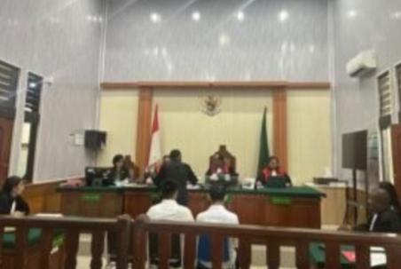 Sidang Sabu Terdakwa RU di PN Denpasar, Kuasa Hukum Serahkan 17 Alat Bukti ke Hakim