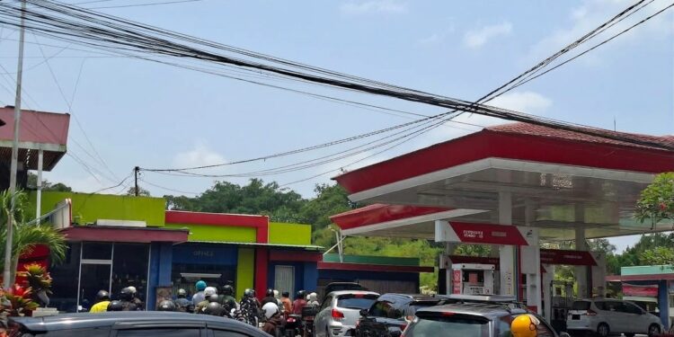 BBM Langka dan Antrean Mengular di Bali, Gubernur Koster Panggil Pertamina