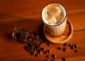 Tipuan Secangkir Kopi: Benarkah Kafein Membuat Belajar Lebih Efektif atau Hanya Menunda Lelah?