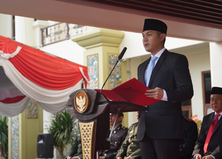 Pimpin Upacara Sumpah Pemuda, Mas Lindra Ajak Pemuda Tuban Berani Bermimpi dan Berkarya